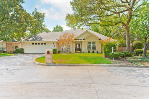 6629 Westmoor Lane Benbrook TX 76132