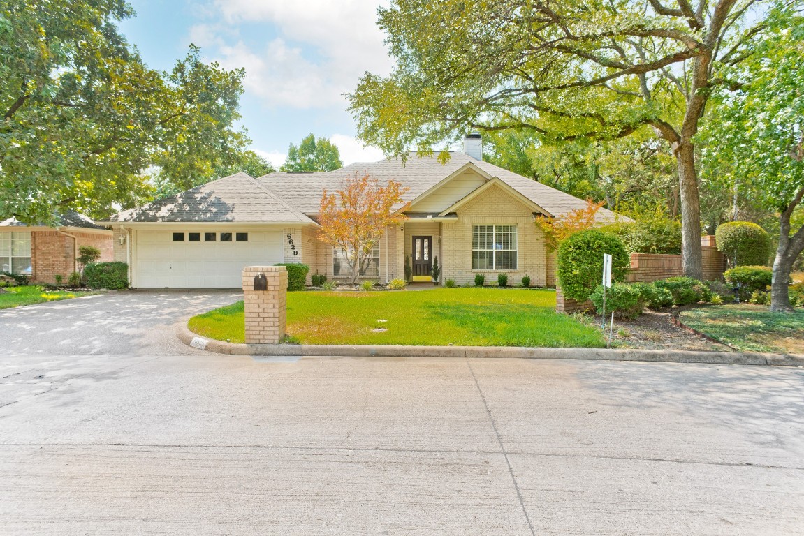 6629 Westmoor Lane Benbrook TX 76132