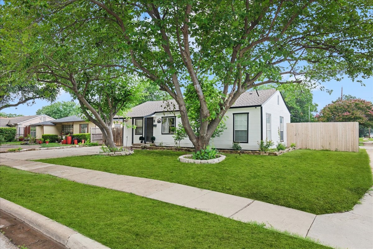 3551 Espanola Drive Dallas TX 75220