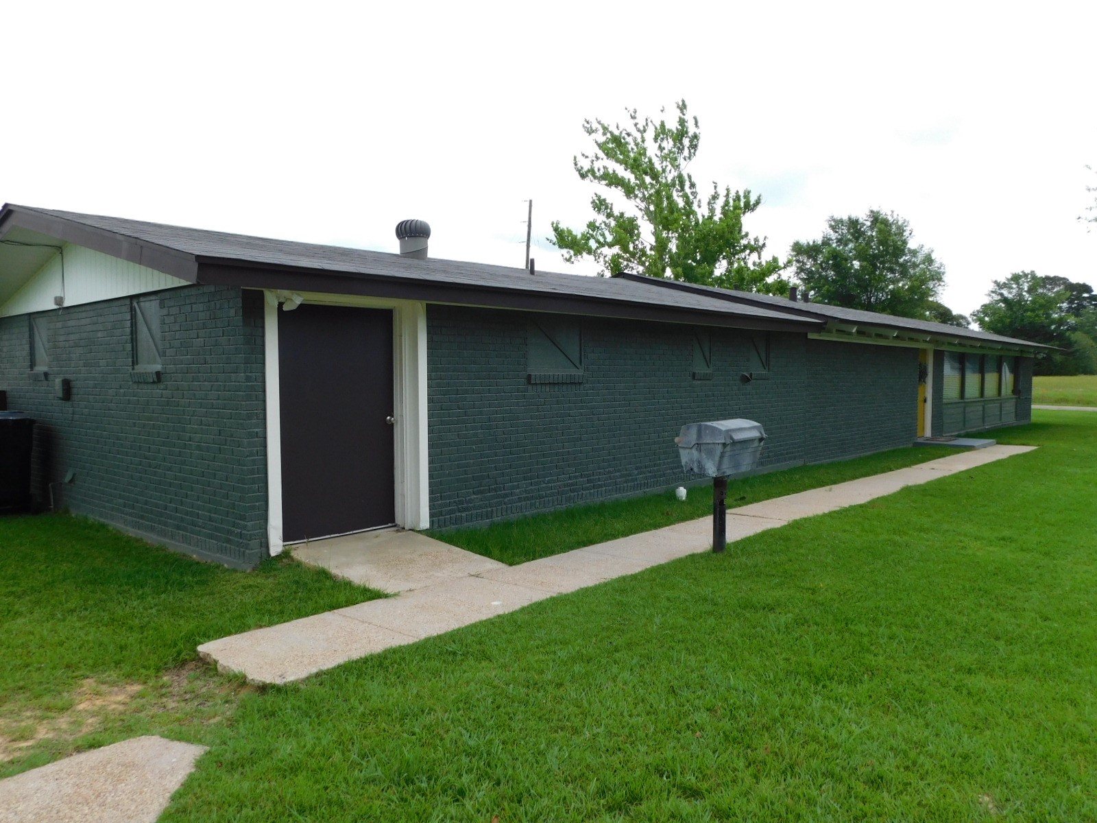 300 S Main Street Springhill LA 71075