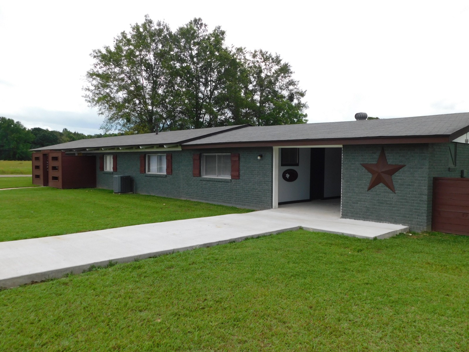 300 S Main Street Springhill LA 71075