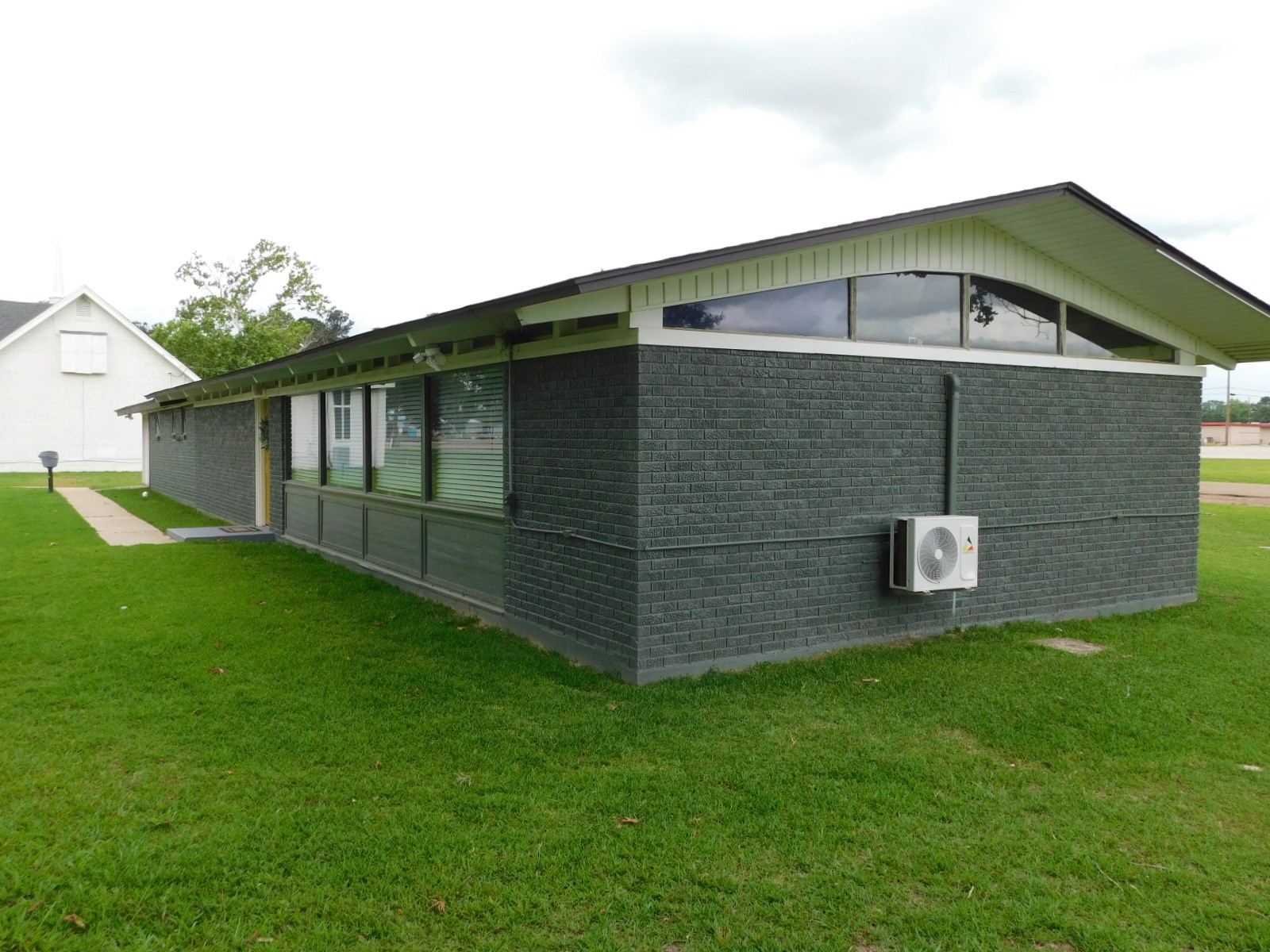300 S Main Street Springhill LA 71075