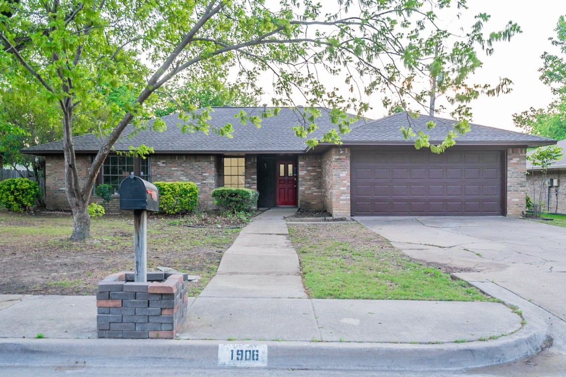 1906 Aspen Drive Lewisville TX 75077