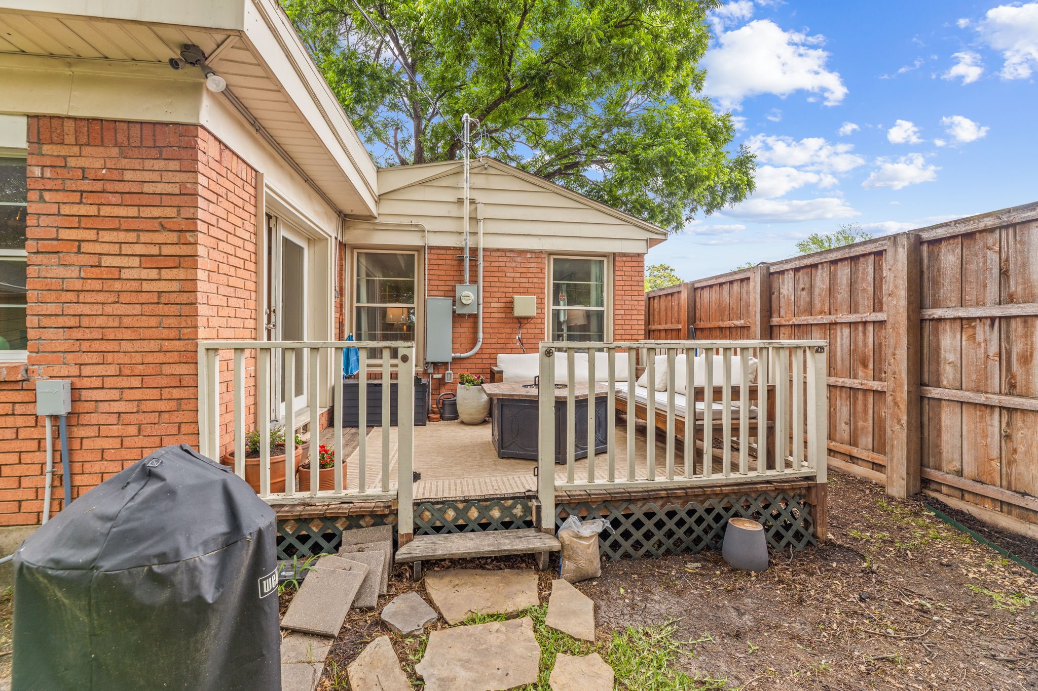 114 E Ireland Drive Irving TX 75062