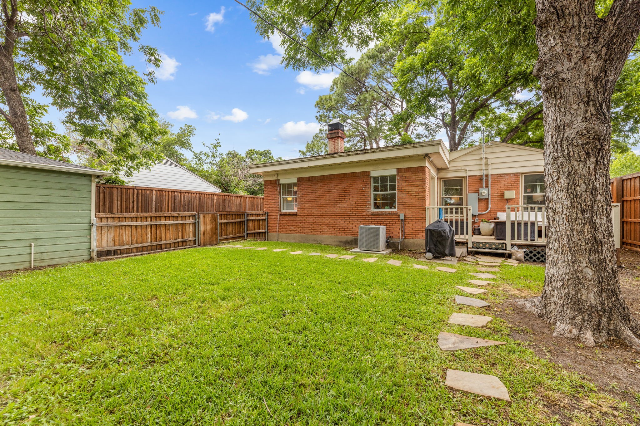 114 E Ireland Drive Irving TX 75062