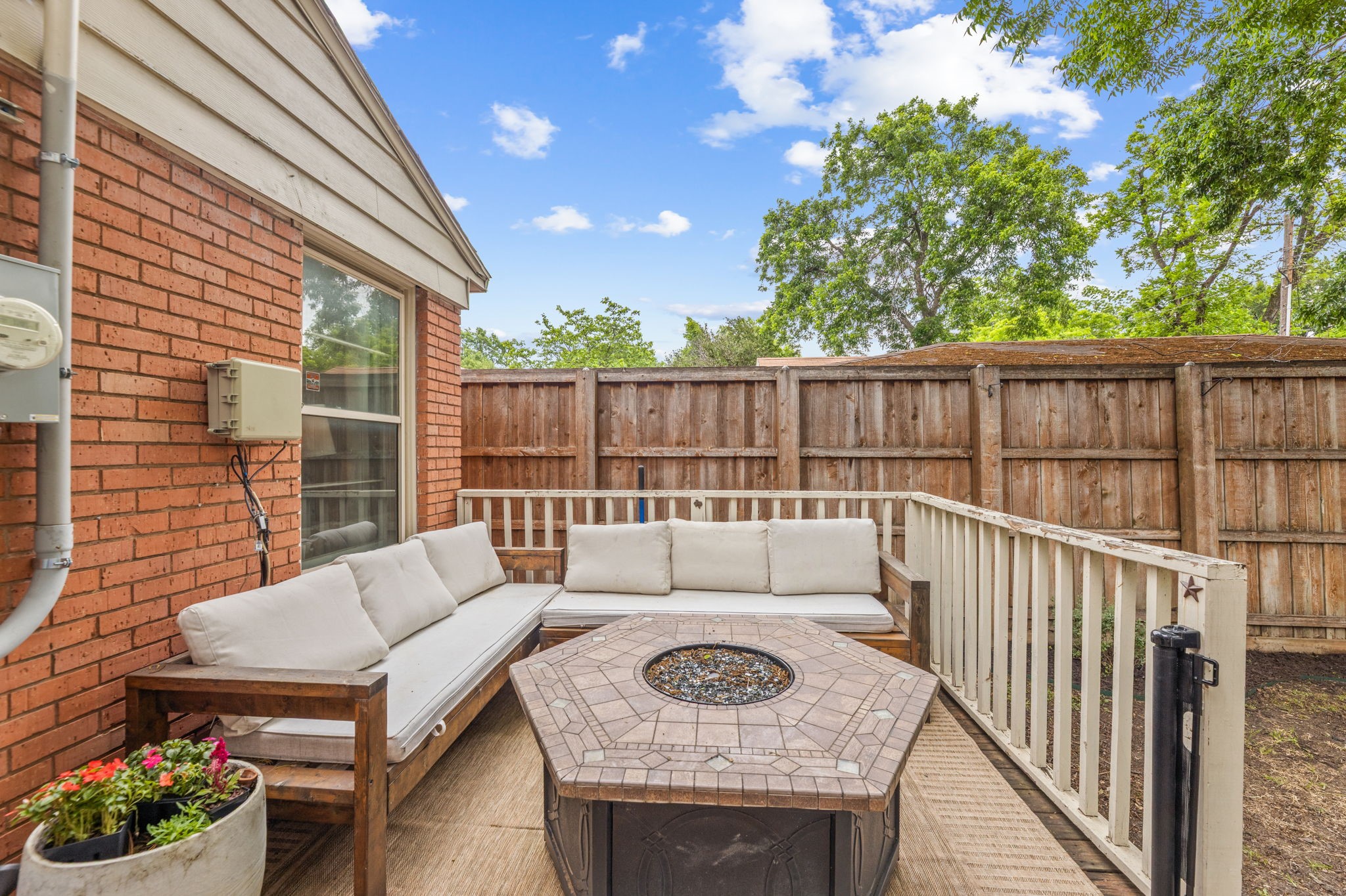 114 E Ireland Drive Irving TX 75062