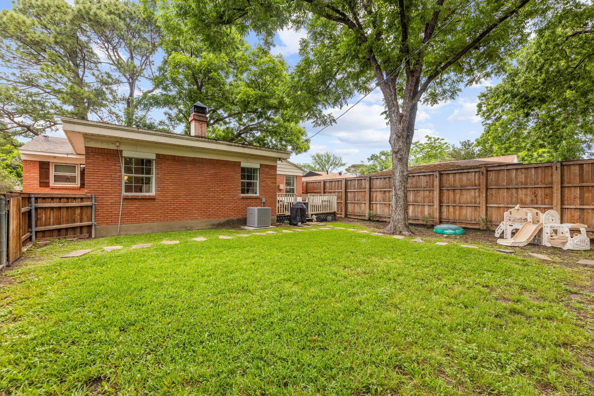 114 E Ireland Drive Irving TX 75062