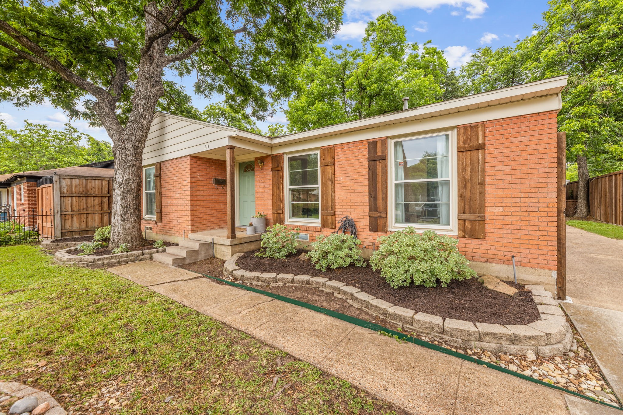 114 E Ireland Drive Irving TX 75062