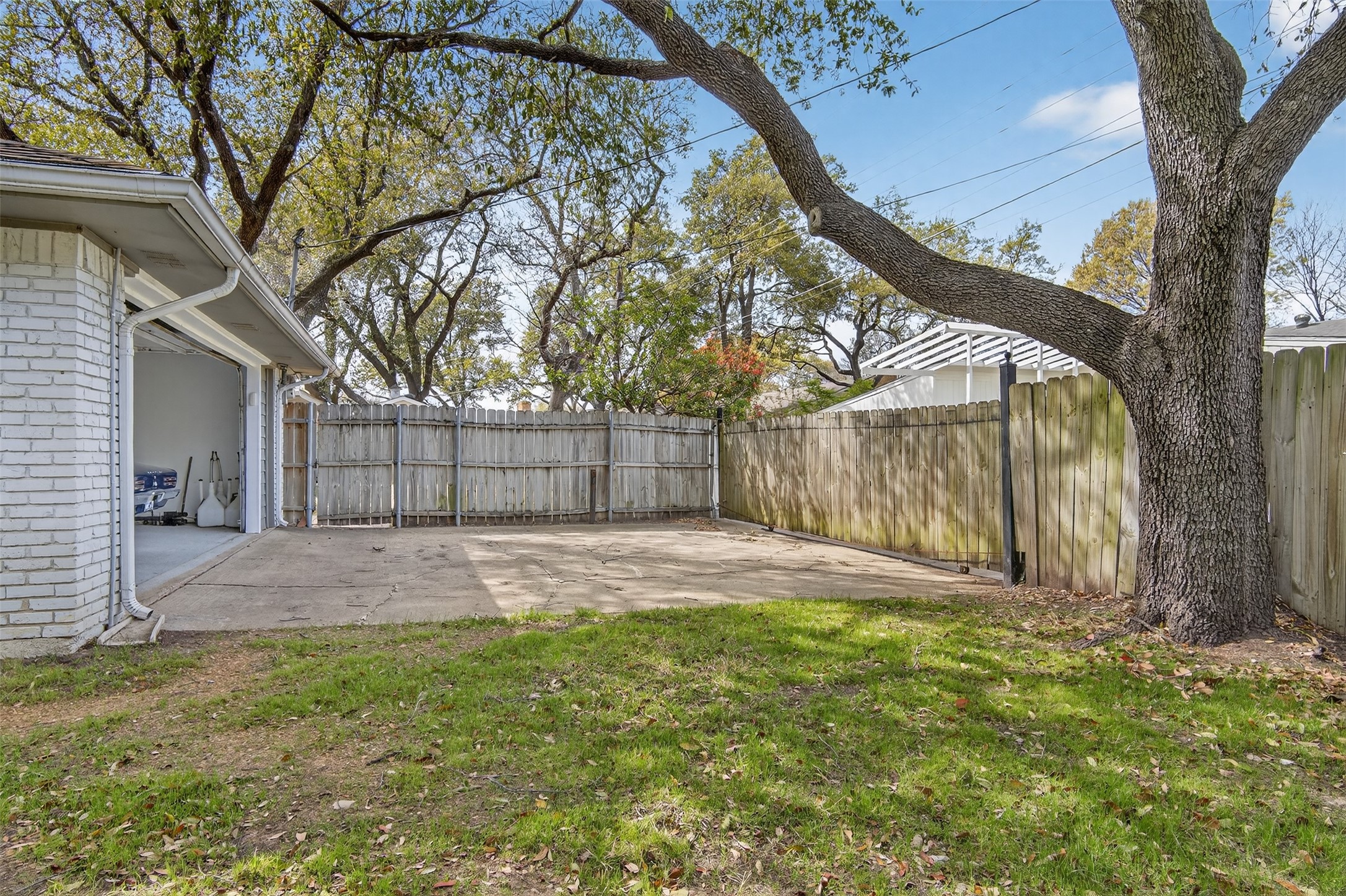 7631 Meadow Road Dallas TX 75230