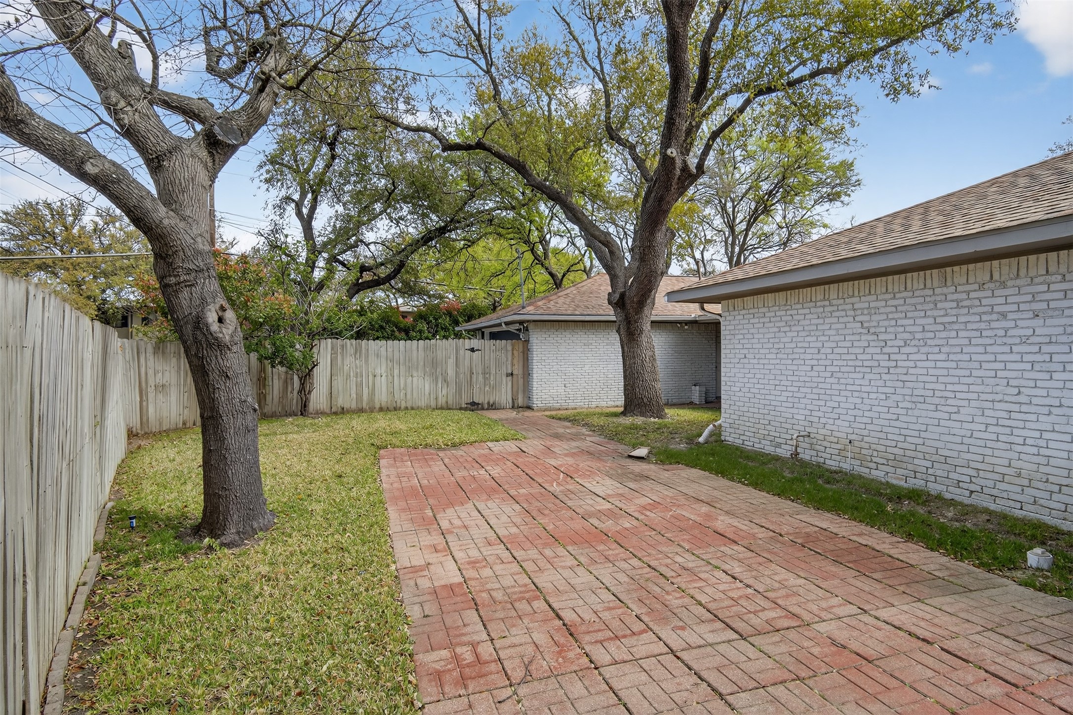 7631 Meadow Road Dallas TX 75230