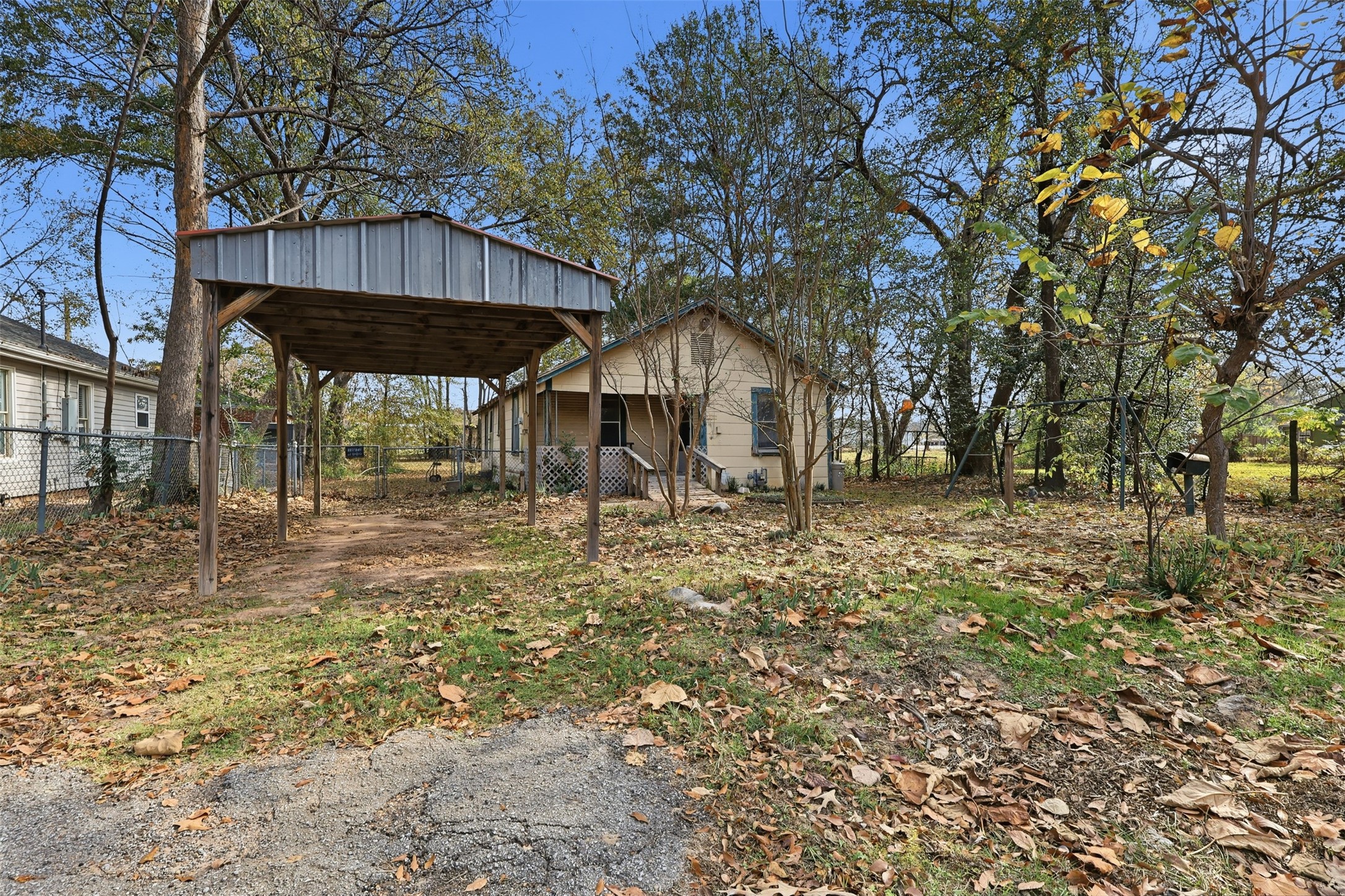 409 N Henry Street Lindale TX 75771