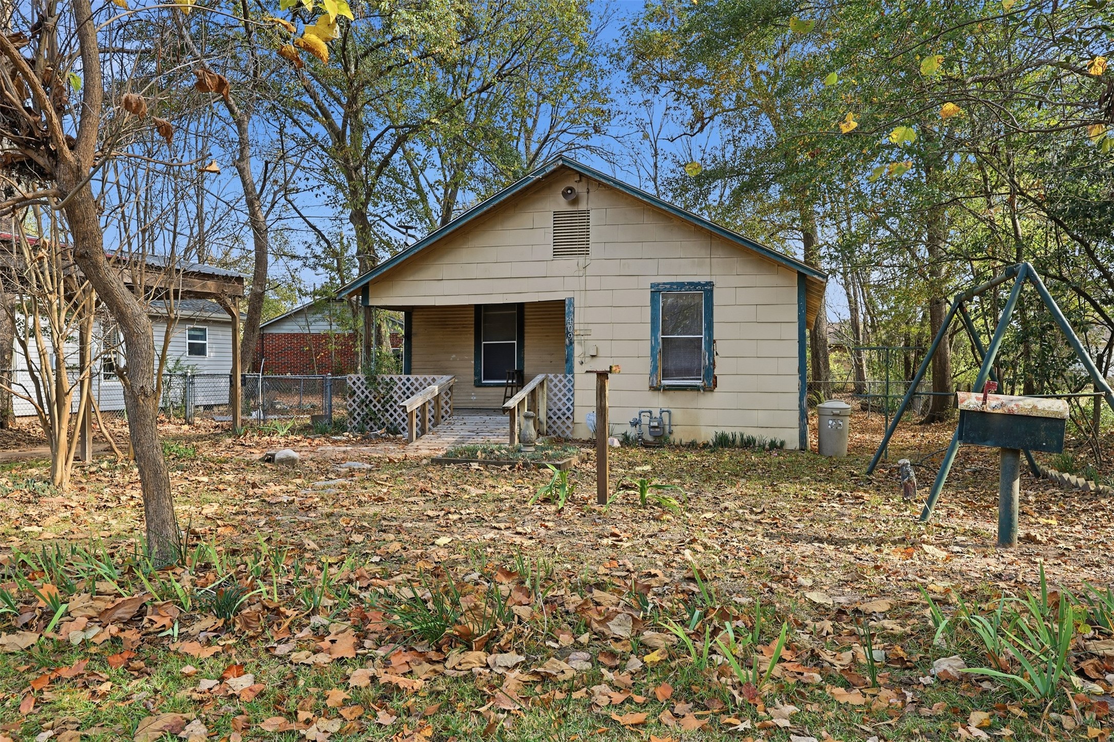 409 N Henry Street Lindale TX 75771