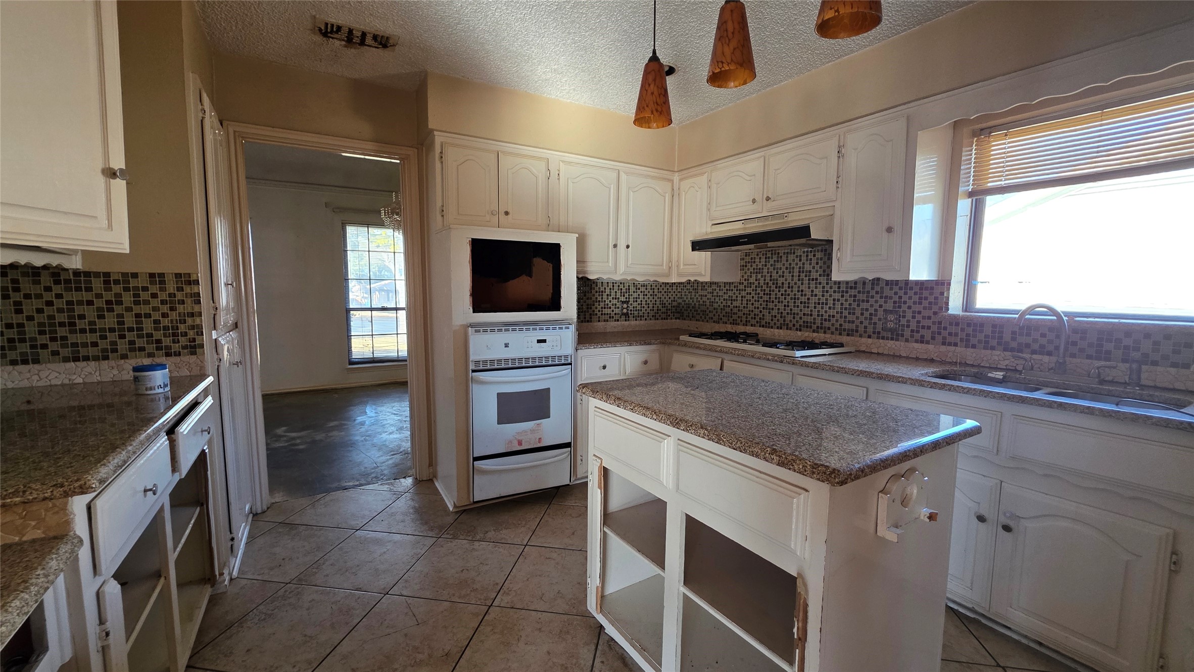 604 The Meadows Parkway Desoto TX 75115