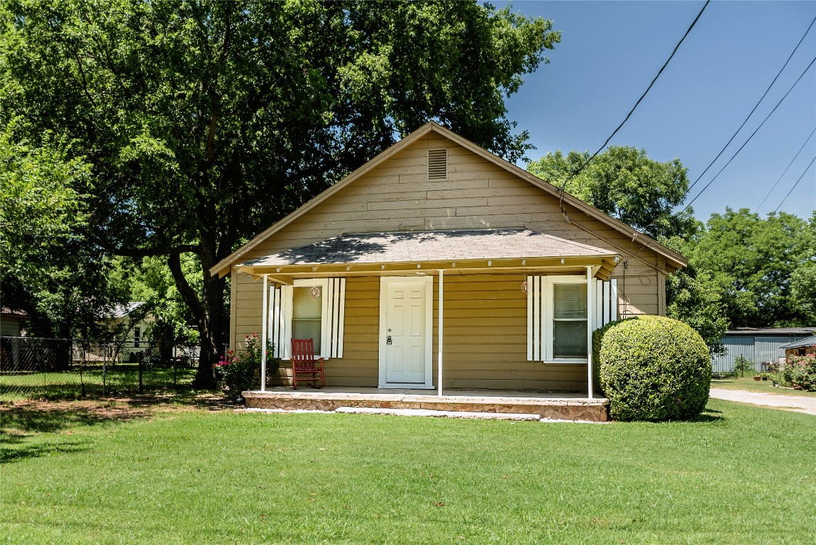 104 7th Street Nocona TX 76255