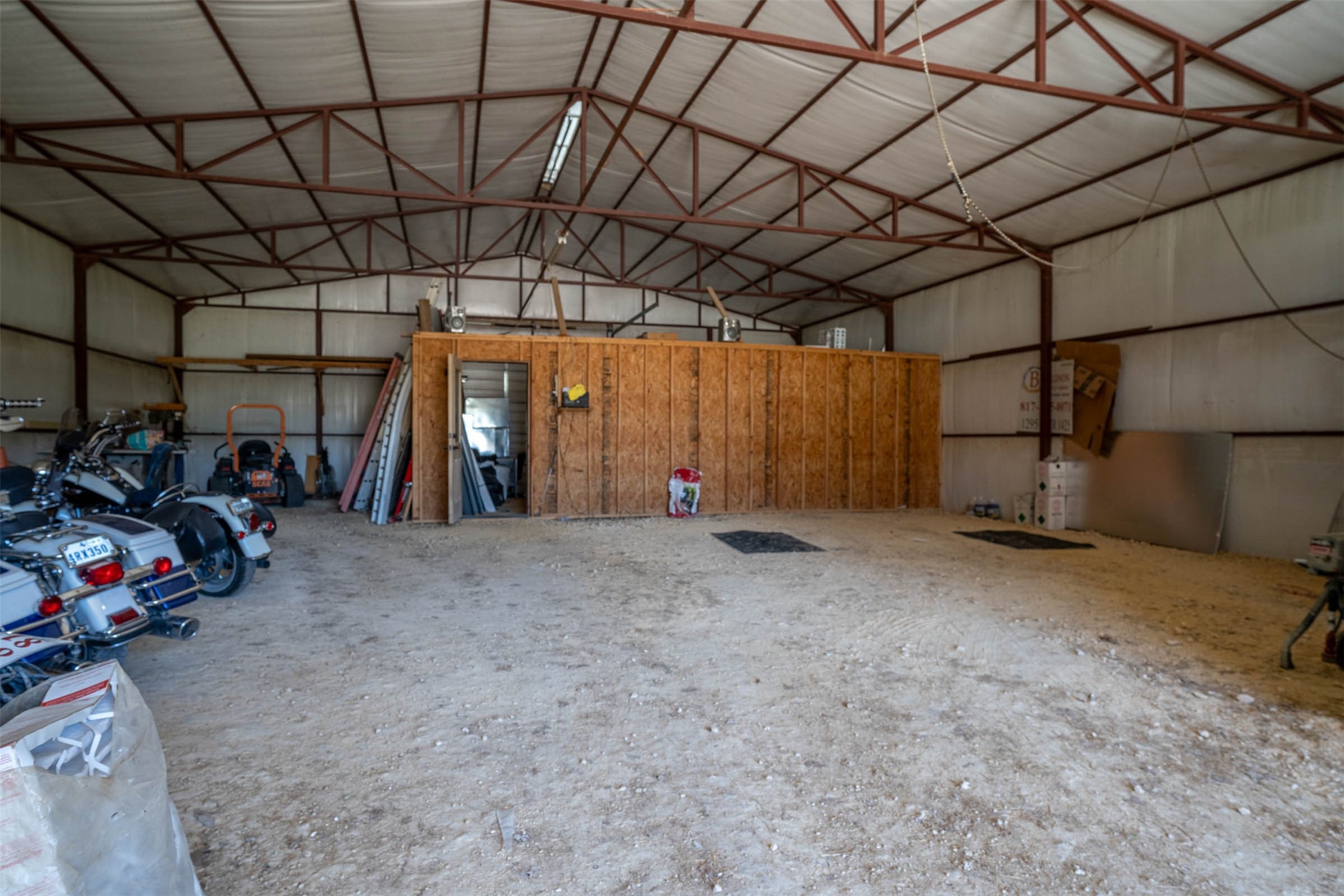 1293 Hcr 1425 Covington TX 76636