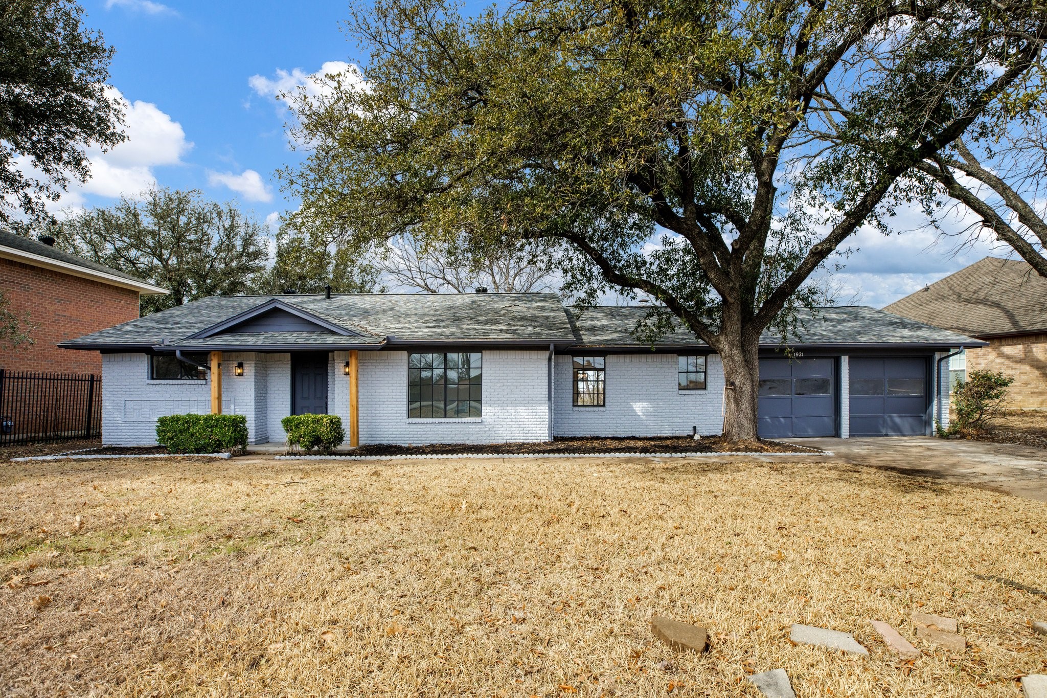 1921 Wildwood Drive Grand Prairie TX 75050