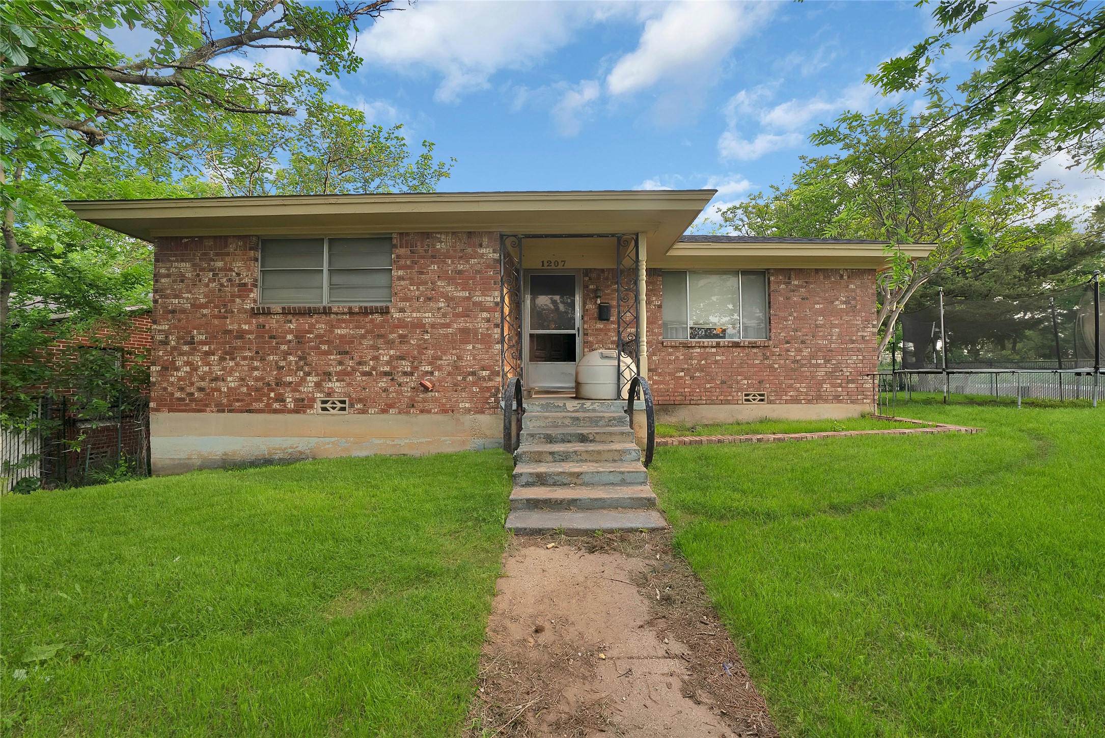 1207 Camelia Street Weatherford TX 76086