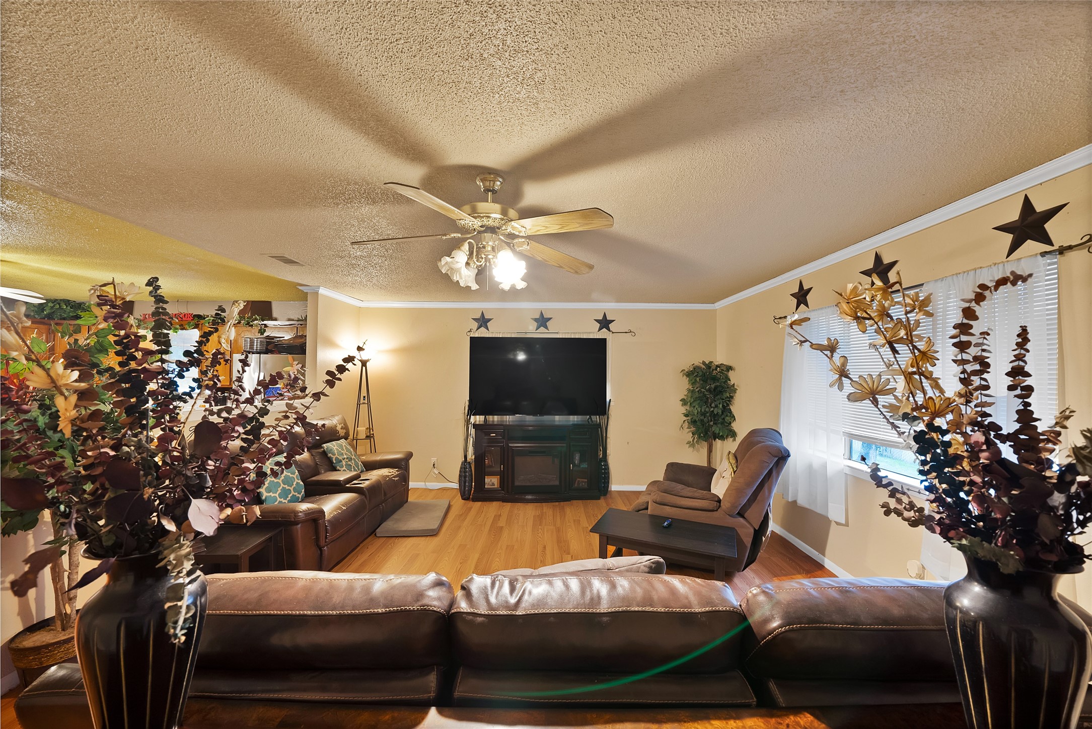 1207 Camelia Street Weatherford TX 76086
