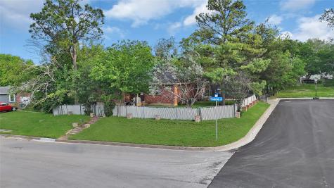 1207 Camelia Street Weatherford TX 76086