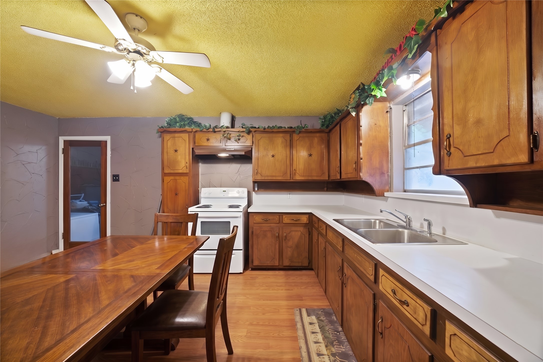 1207 Camelia Street Weatherford TX 76086