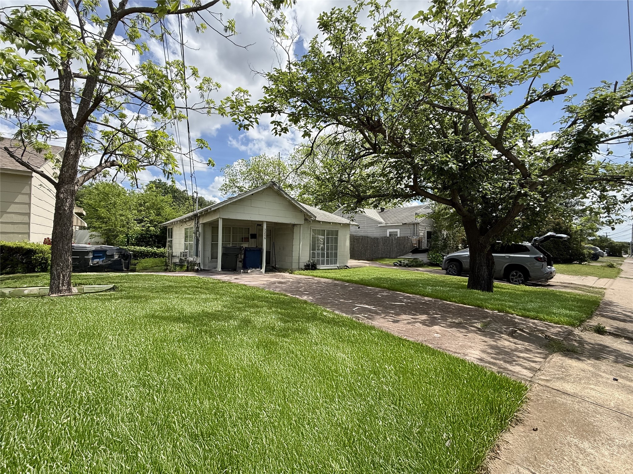3206 N Jim Miller Road Dallas TX 75227