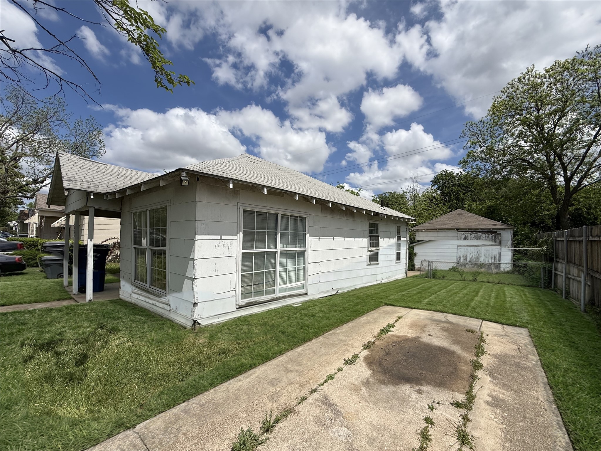 3206 N Jim Miller Road Dallas TX 75227