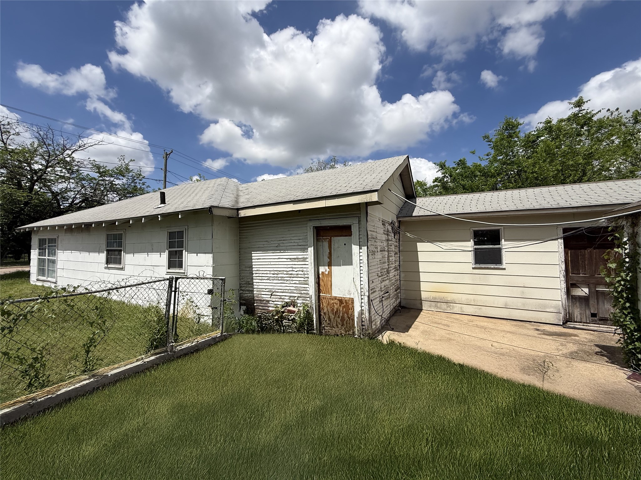 3206 N Jim Miller Road Dallas TX 75227