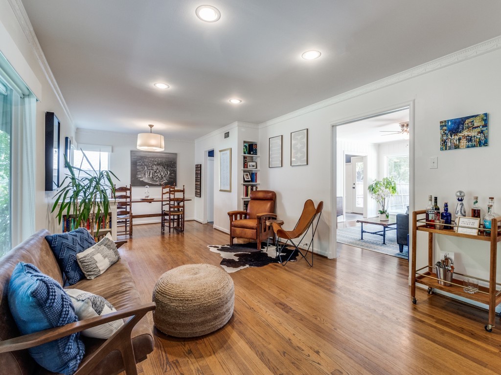6207 Marquita Avenue Dallas TX 75214