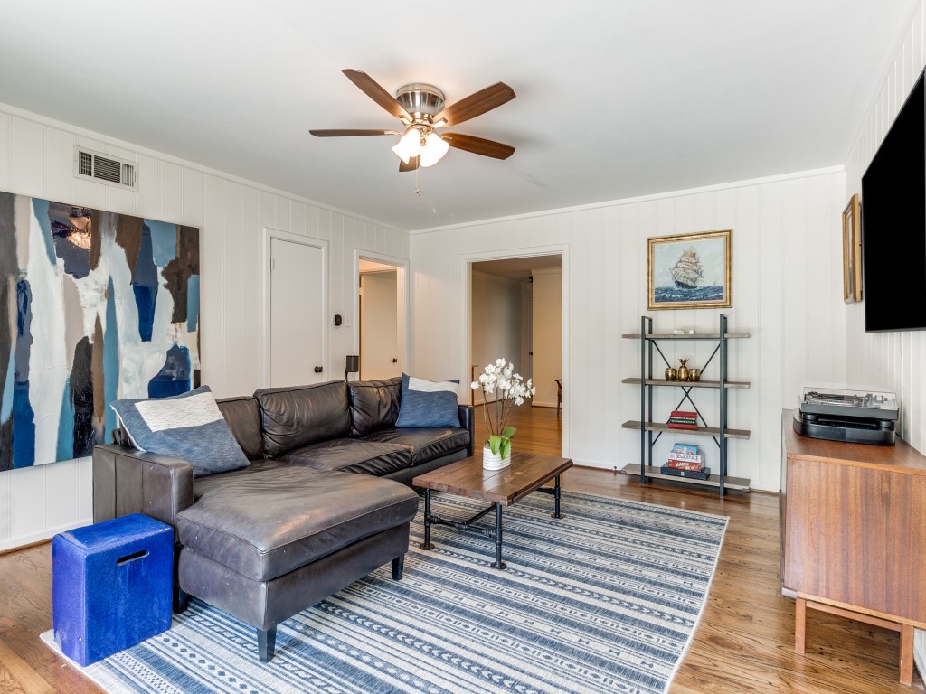 6207 Marquita Avenue Dallas TX 75214
