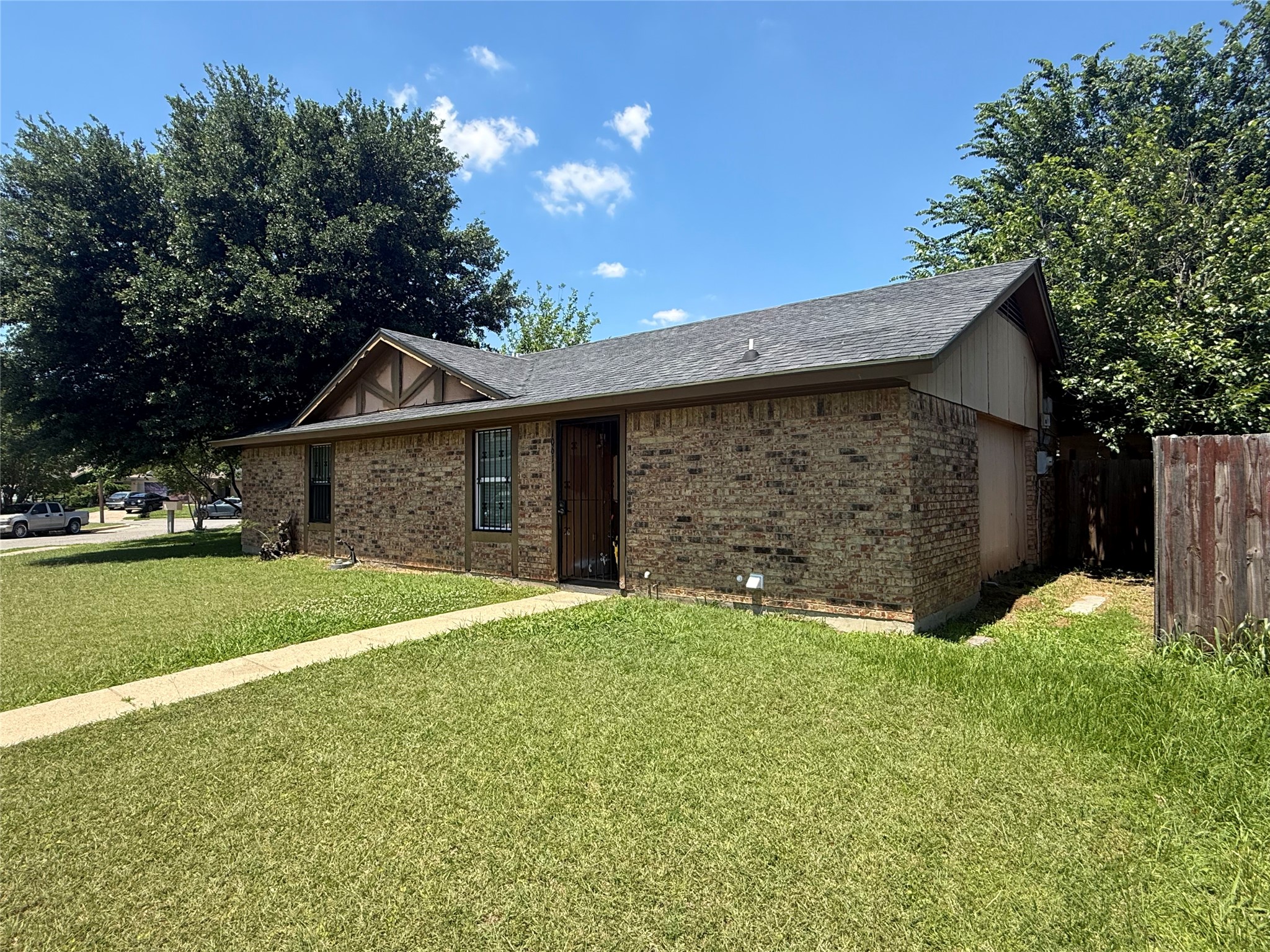10611 Tandem Trail Dallas TX 75217