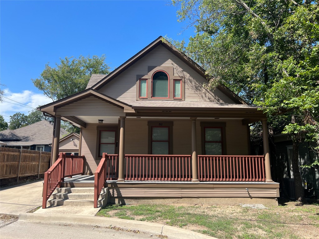 1512 S Lake Street Fort Worth TX 76104
