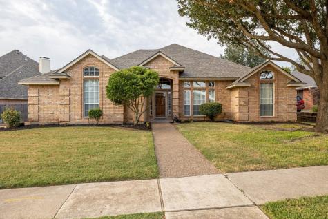 111 Heneretta Drive Hurst TX 76054