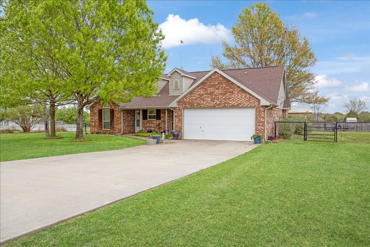 105 Mulberry Drive Trenton TX 75490