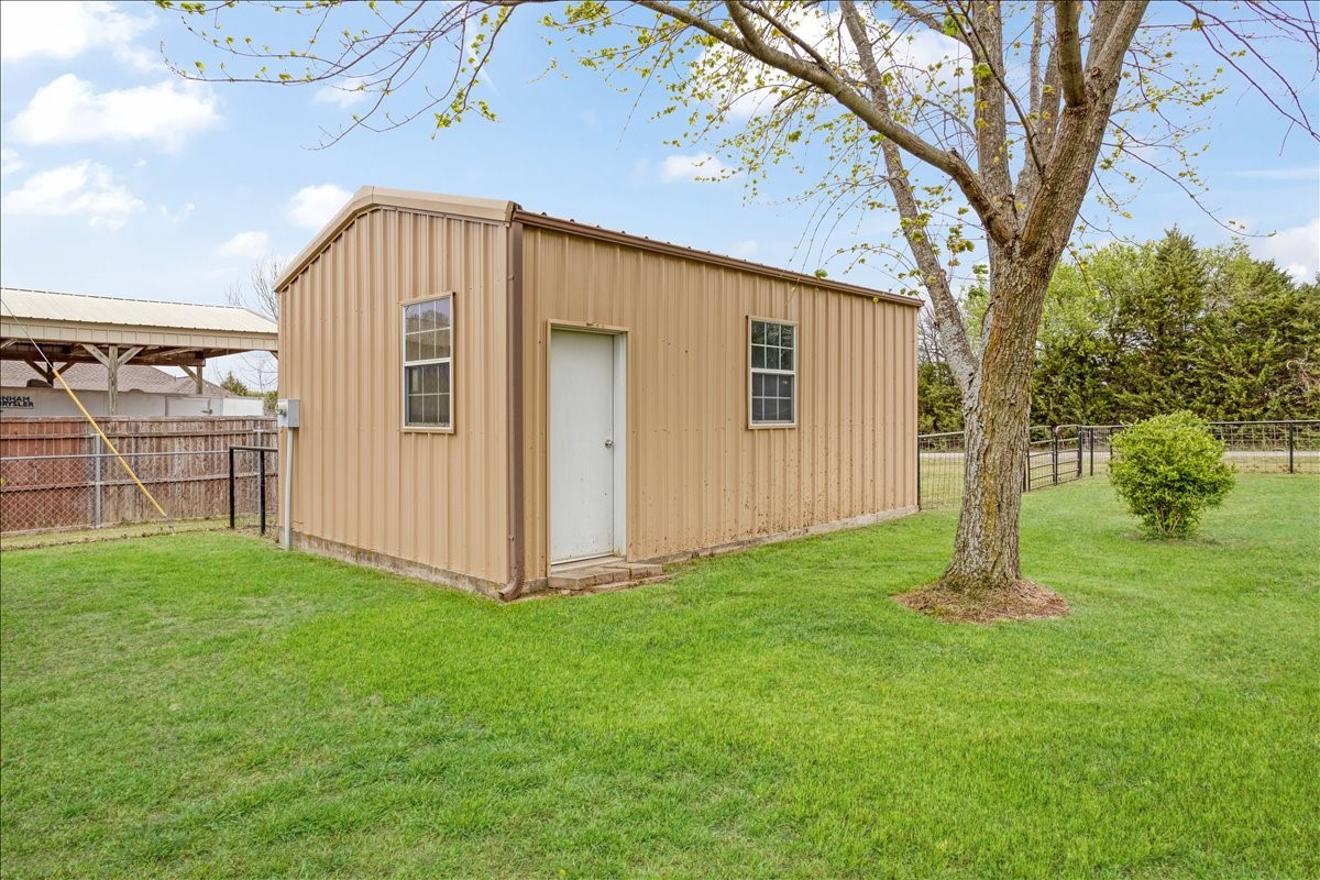 105 Mulberry Drive Trenton TX 75490