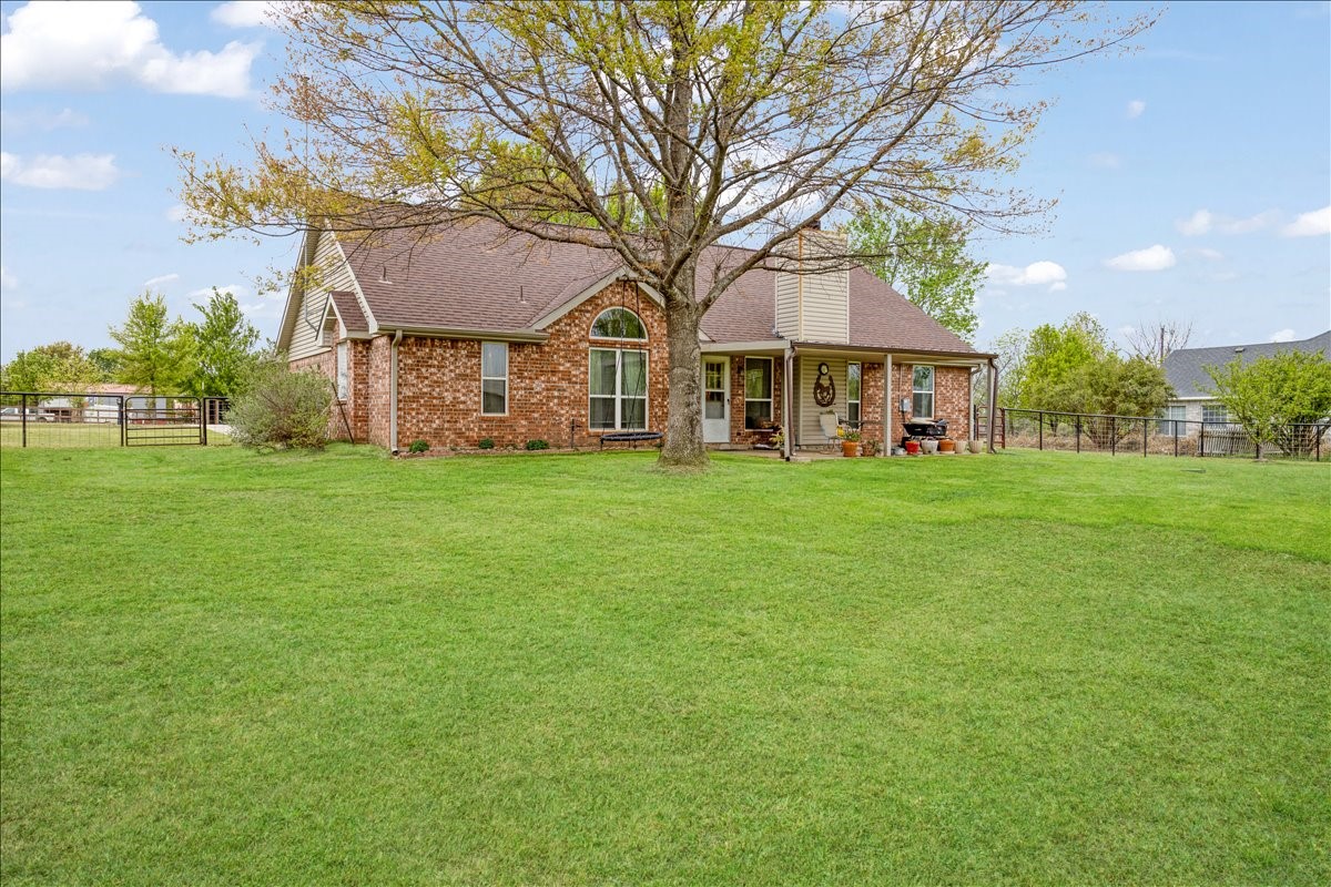 105 Mulberry Drive Trenton TX 75490