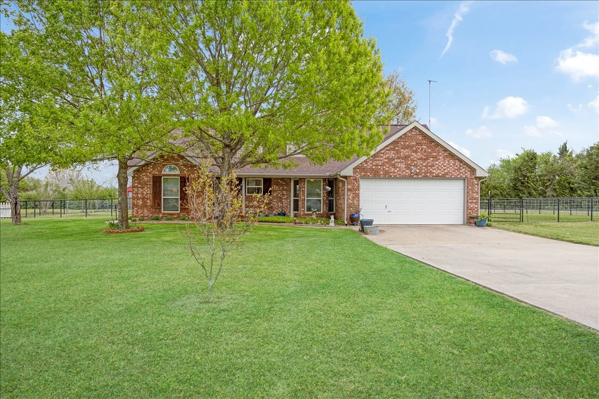 105 Mulberry Drive Trenton TX 75490