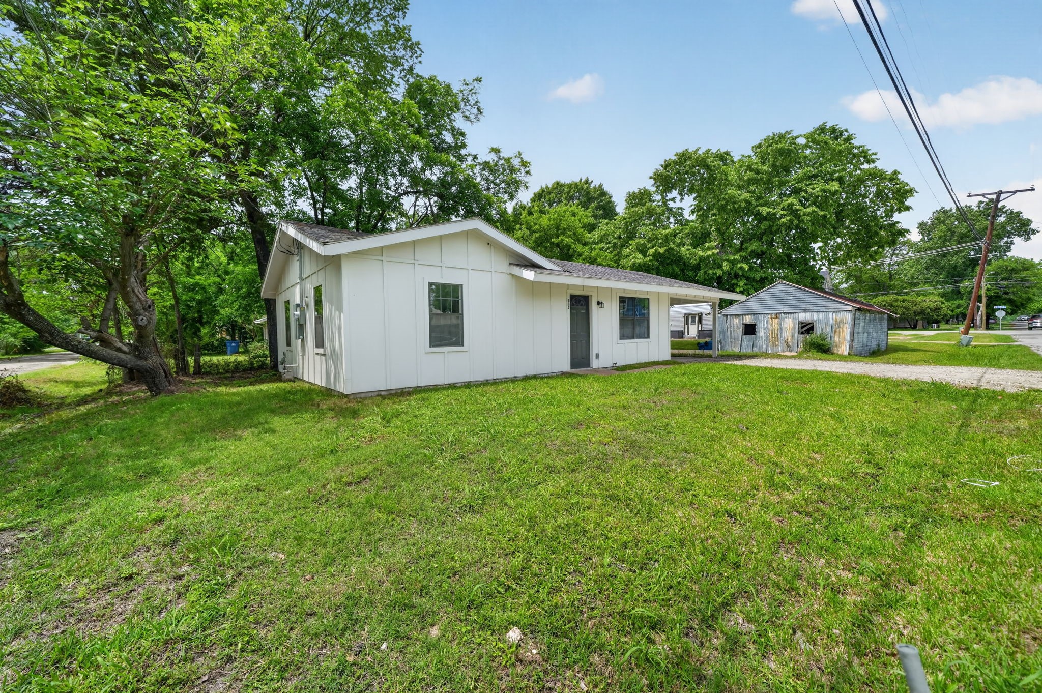 506 S Dallas Street Kaufman TX 75142