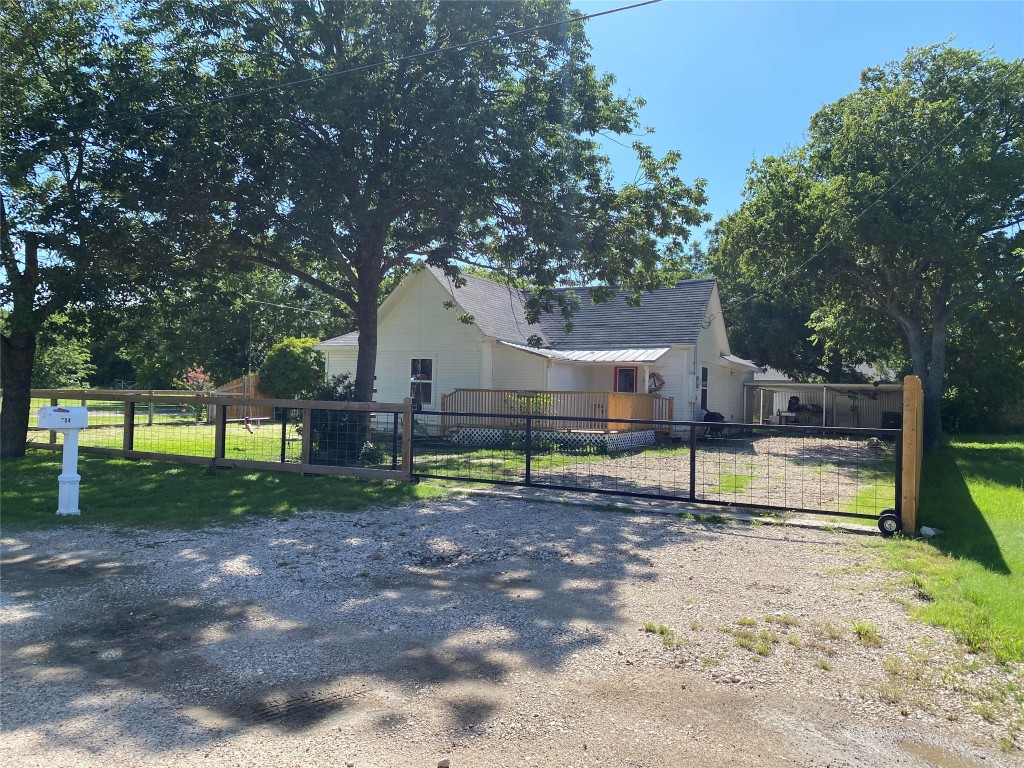 640 West Avenue Milford TX 76670