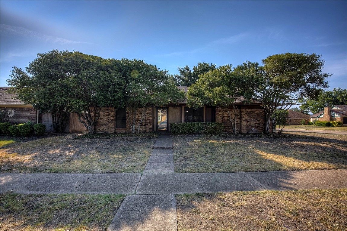 2502 Redbrook Drive Garland TX 75040