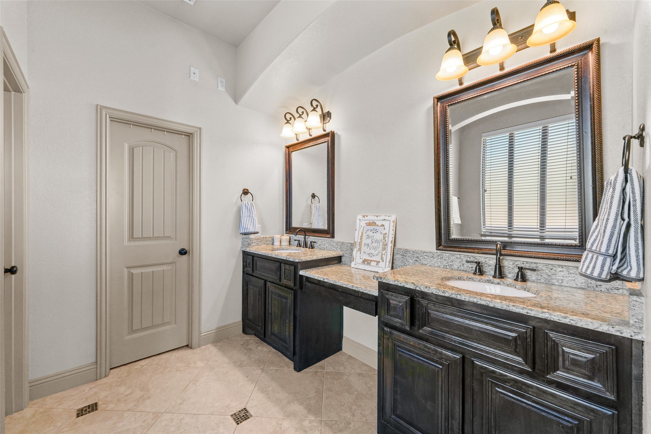206 Charleston Lane Fate TX 75189