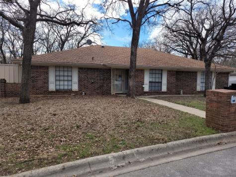 1100 Wood Ridge Drive Azle TX 76020