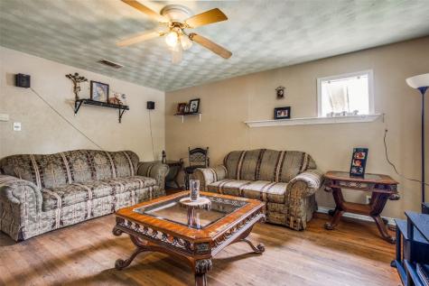 547 Elkhart Avenue Dallas TX 75217