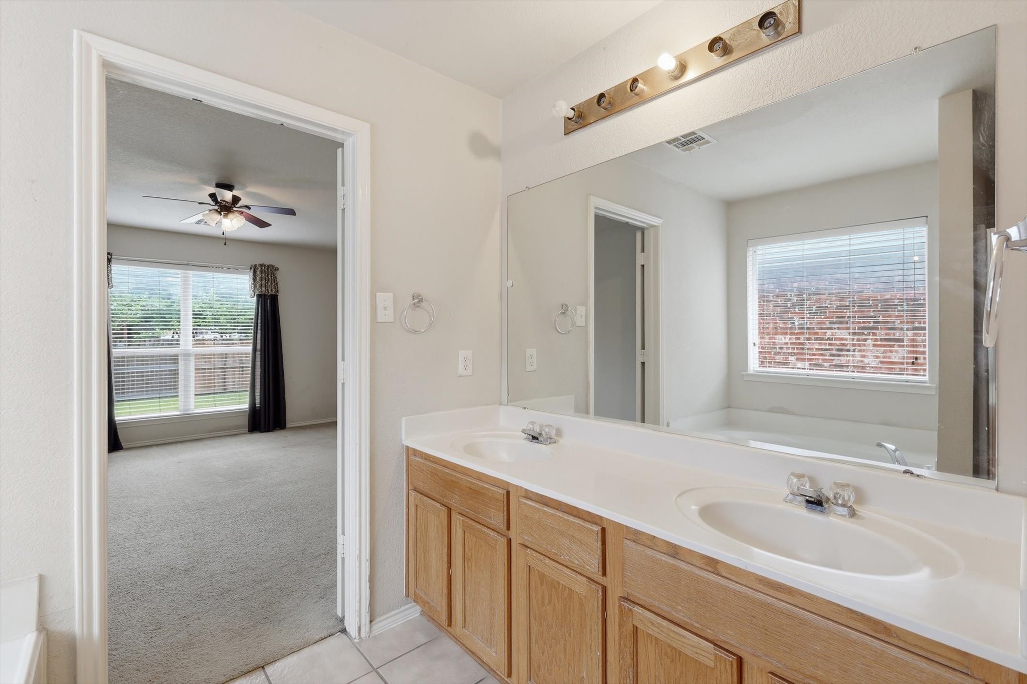213 Tripp Trail Denton TX 76207