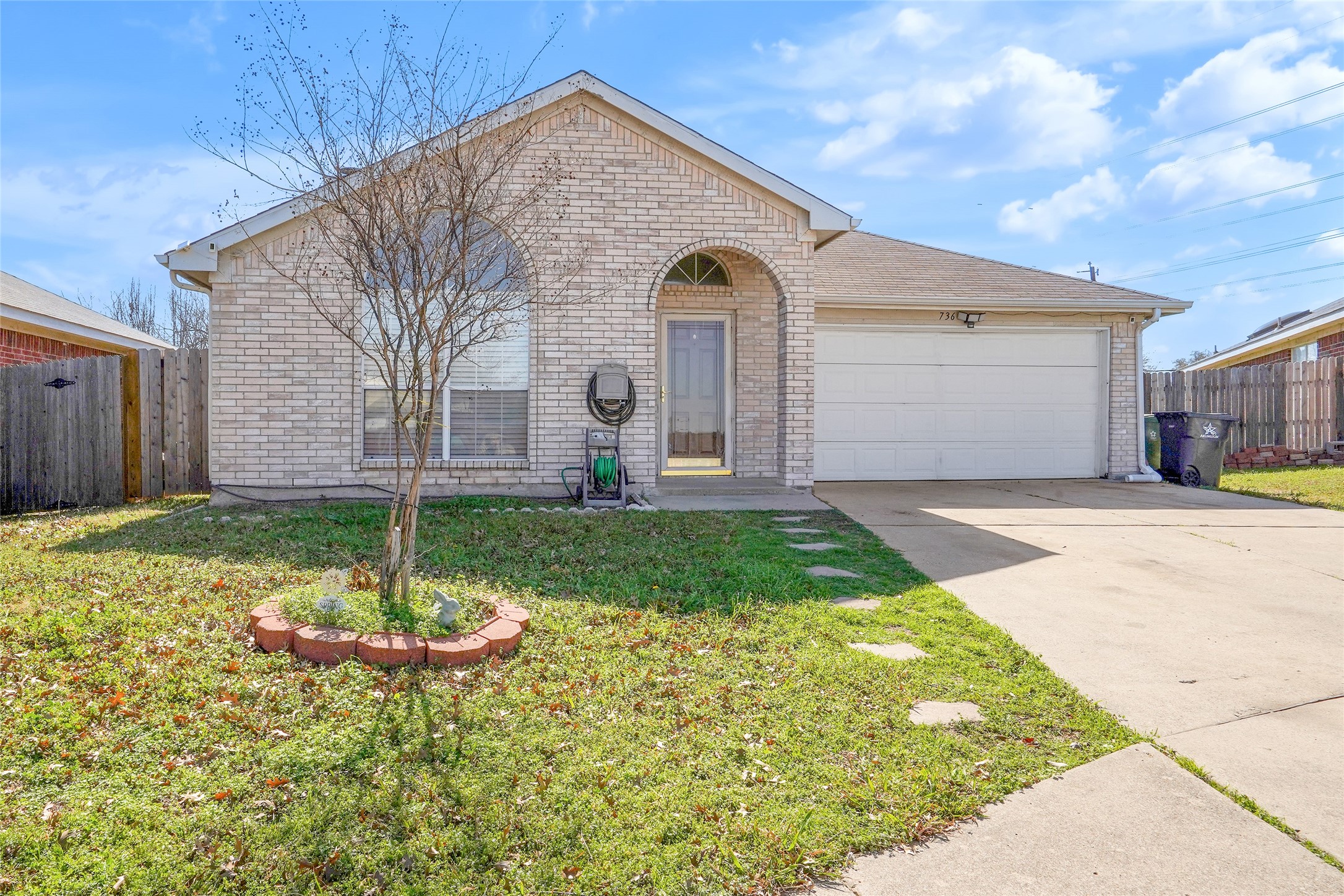 736 W Colony Drive Arlington TX 76001