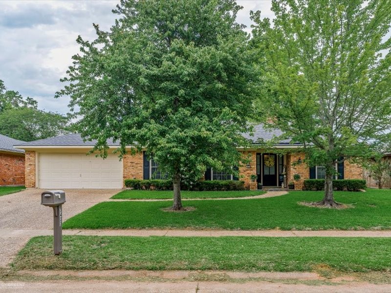 7433 Camelback Drive Shreveport LA 71105