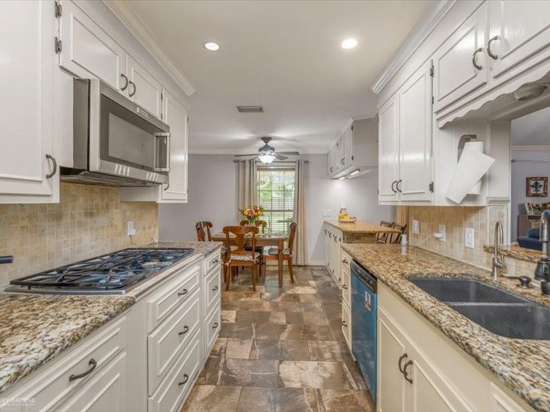 7433 Camelback Drive Shreveport LA 71105