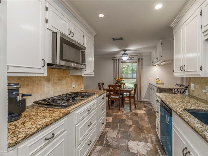 7433 Camelback Drive Shreveport LA 71105