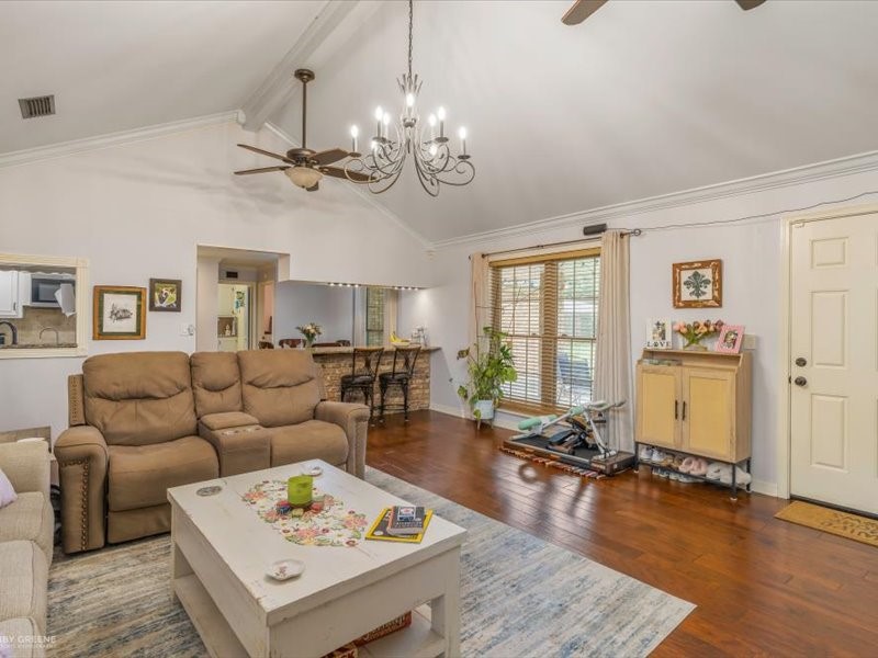7433 Camelback Drive Shreveport LA 71105