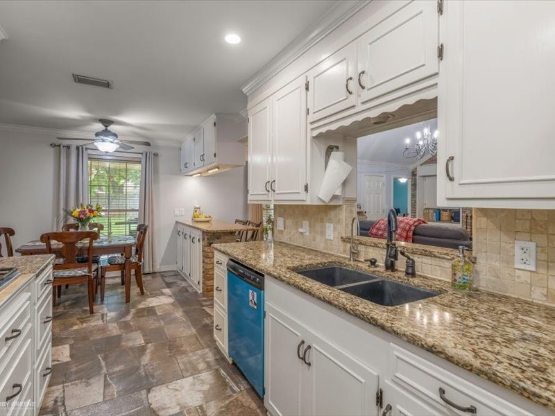 7433 Camelback Drive Shreveport LA 71105