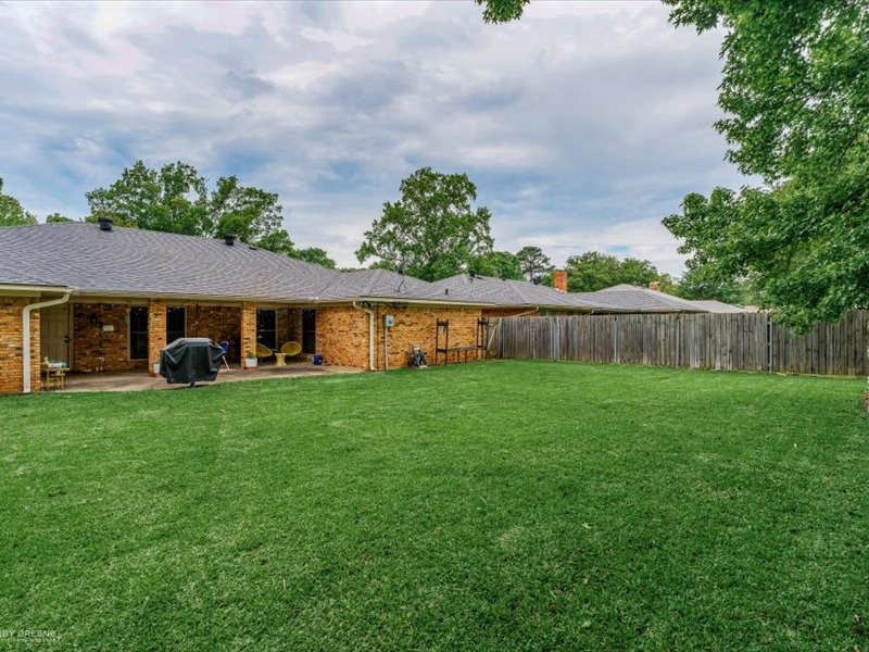 7433 Camelback Drive Shreveport LA 71105